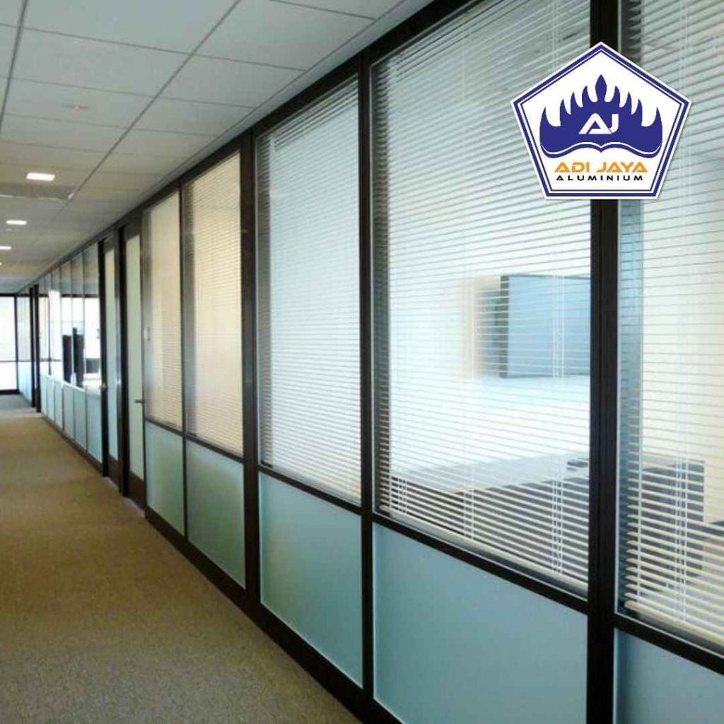 Tukang aluminium Jatinegara Jakarta Timur untuk kantor minimalis