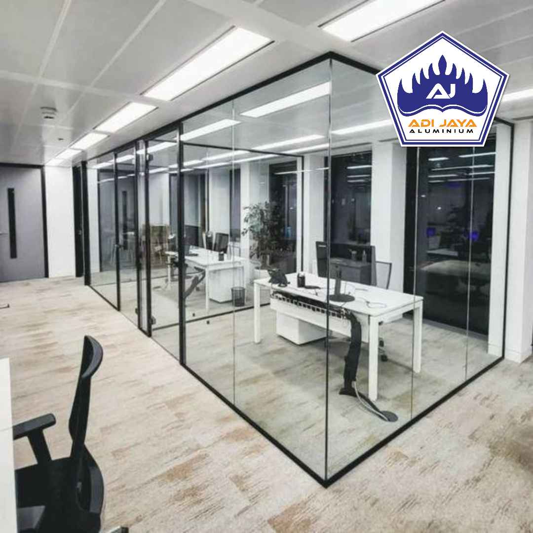 Tukang aluminium Jatinegara Jakarta Timur untuk kantor minimalis