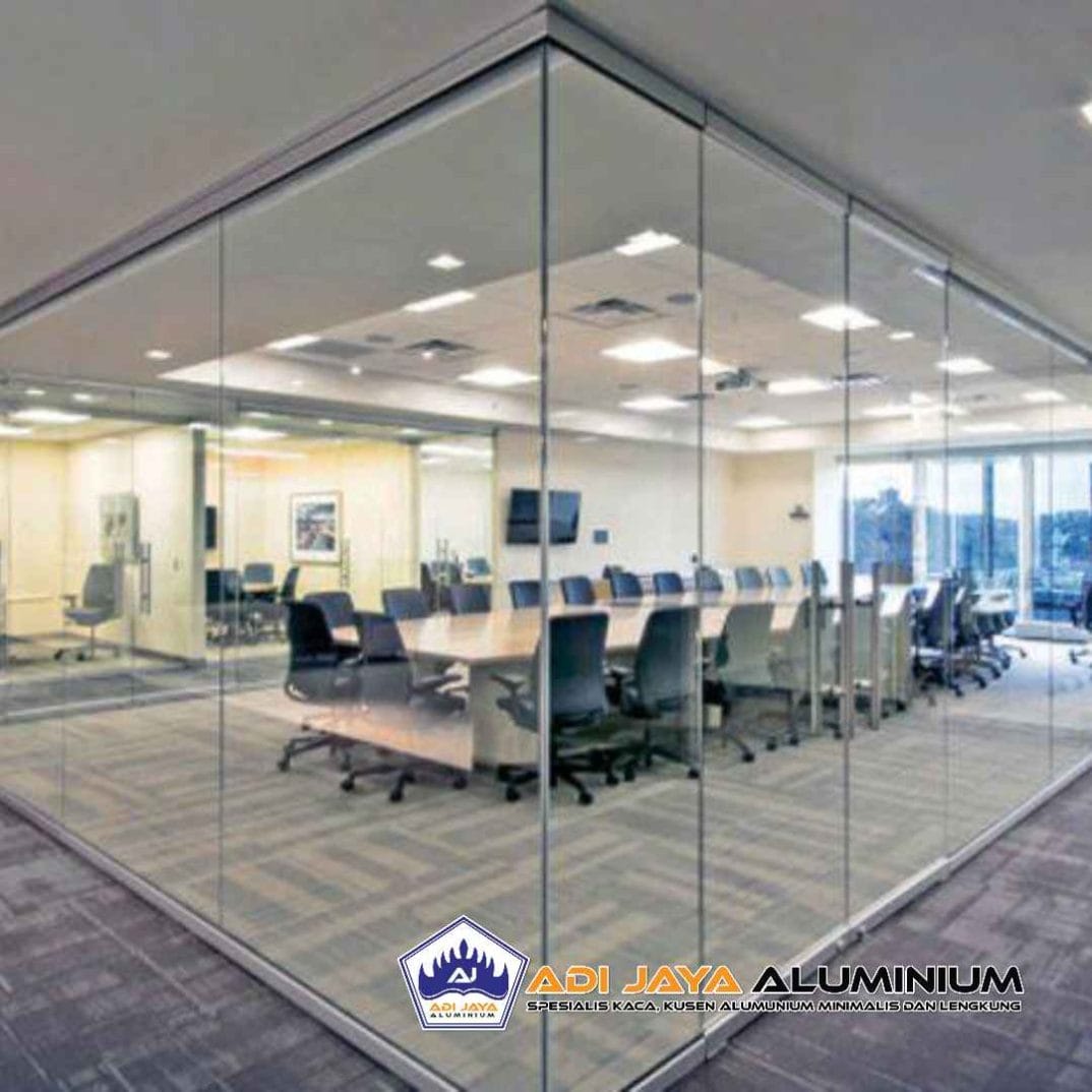 Tukang partisi kaca ruang tamu minimalis modern di Cileungsi Bogor