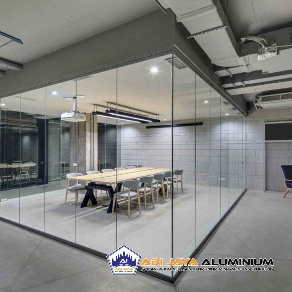 Tukang Partisi Kaca Ruang Tamu Minimalis Modern di Cikarang