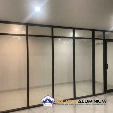 Tukang Partisi Kaca Ruang Tamu Minimalis Modern di Cikarang