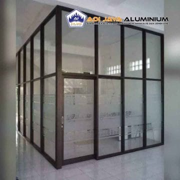 Model partisi aluminium kaca terbaru 2025 desain elegan.