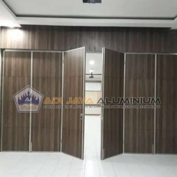 Partisi aluminium custom Depok pintu lipat anti macet