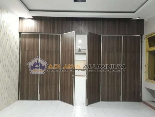 Partisi aluminium custom Depok pintu lipat anti macet Partisi aluminium custom Depok pintu lipat anti macet
